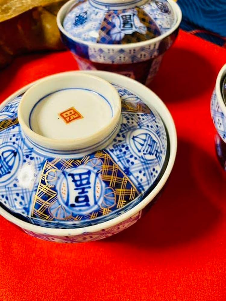 幕末明治期　伊万里焼　色絵　金彩　蓋付煮付け碗　3客 幕末明治期 伊万里焼 色絵 金彩 蓋付煮付け碗 3客